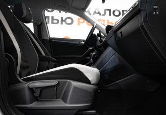 Подержанный автомобиль Volkswagen Tiguan 2019 года (28 фото)