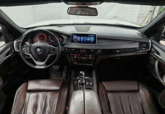 Подержанный автомобиль BMW X5 2017 года (14 фото)