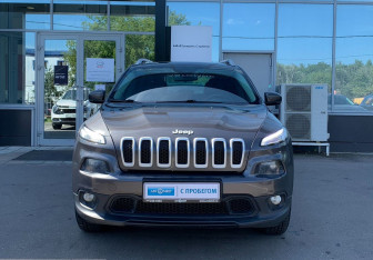 Подержанный автомобиль Jeep Cherokee 2014 года (2 фото)