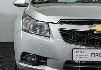 Подержанный автомобиль Chevrolet Cruze Sedan 2010 года (14 фото)