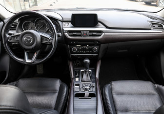Подержанный автомобиль Mazda 6 Sedan 2017 года (15 фото)