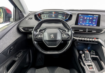Подержанный автомобиль Peugeot 3008 2018 года (21 фото)