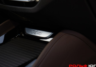 Подержанный автомобиль BMW X4 2021 года (24 фото)