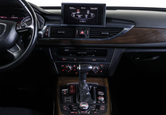 Подержанный автомобиль Audi A6 Sedan 2012 года (14 фото)