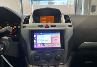 Подержанный автомобиль Opel Zafira Compactvan 2012 года (17 фото)