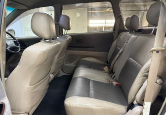 Подержанный автомобиль Toyota Gaia 1999 года (11 фото)