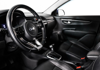 Подержанный автомобиль Kia Rio Sedan 2017 года (9 фото)