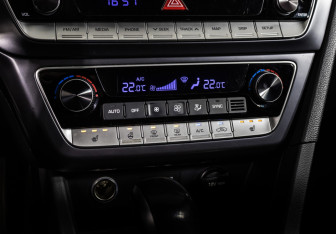 Подержанный автомобиль Hyundai Sonata 2017 года (18 фото)