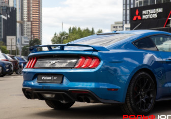 Подержанный автомобиль Ford Mustang Coupe 2019 года (22 фото)