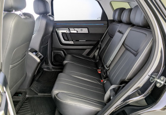 Подержанный автомобиль Jaecoo J7 2023 года (12 фото)