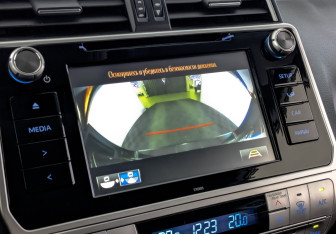 Подержанный автомобиль Toyota Land Cruiser Prado 2019 года (21 фото)