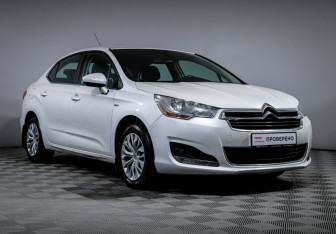Подержанный автомобиль Citroen C4 Sedan 2013 года (3 фото)