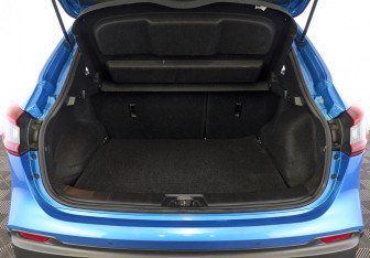 Подержанный автомобиль Nissan Qashqai 2021 года (10 фото)