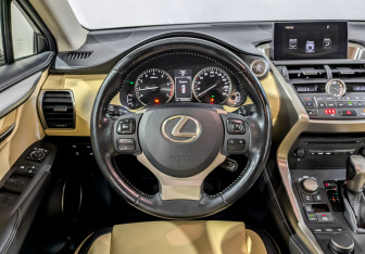 Подержанный автомобиль Lexus NX 2016 года (21 фото)