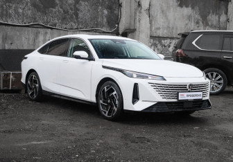Подержанный автомобиль Changan Lamore 2024 года (3 фото)