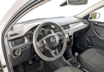 Подержанный автомобиль Skoda Rapid Liftback 2019 года (16 фото)