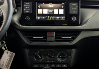 Подержанный автомобиль Skoda Rapid Liftback 2021 года (15 фото)