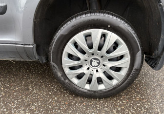 Подержанный автомобиль Skoda Yeti 2014 года (12 фото)