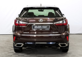 Подержанный автомобиль Lexus RX 2018 года (6 фото)