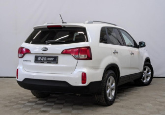 Подержанный автомобиль Kia Sorento 2018 года (5 фото)