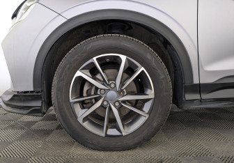 Подержанный автомобиль Geely Coolray 2022 года (12 фото)