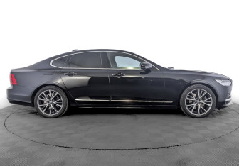 Подержанный автомобиль Volvo S90 2020 года (4 фото)