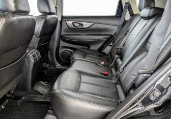 Подержанный автомобиль Nissan X-Trail 2016 года (12 фото)