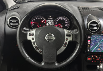 Подержанный автомобиль Nissan Qashqai 2012 года (15 фото)