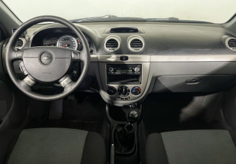 Подержанный автомобиль Chevrolet Lacetti Wagon 2009 года (12 фото)