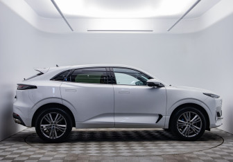 Подержанный автомобиль Changan UNI-K 2024 года (4 фото)