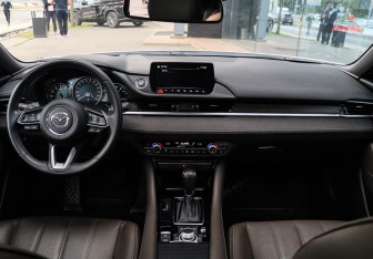 Подержанный автомобиль Mazda 6 Sedan 2023 года (10 фото)