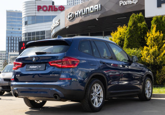 Подержанный автомобиль BMW X3 2018 года (4 фото)