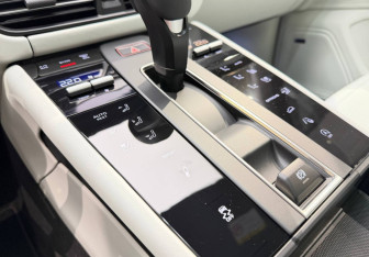 Новый Porsche Macan 2025 (9 фото)