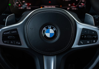 Подержанный автомобиль BMW X7 2021 года (31 фото)
