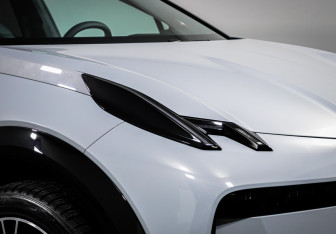 Подержанный автомобиль Zeekr X 2023 года (16 фото)