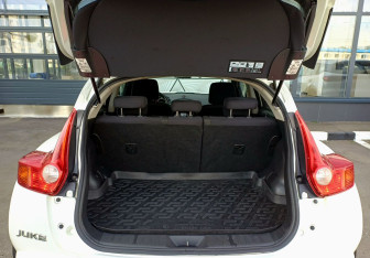 Подержанный автомобиль Nissan Juke 2011 года (10 фото)