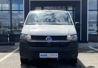 Подержанный автомобиль Volkswagen Transporter Van 2021 года (2 фото)