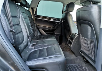 Подержанный автомобиль Volkswagen Touareg 2015 года (11 фото)