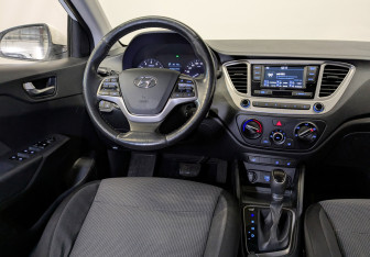 Подержанный автомобиль Hyundai Solaris Sedan 2019 года (26 фото)