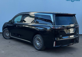 Подержанный автомобиль Voyah Dream 2025 года (6 фото)