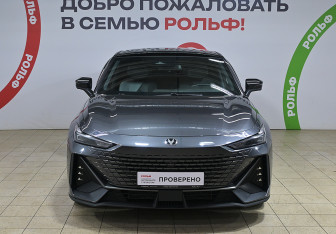 Подержанный автомобиль Changan UNI-V 2023 года (2 фото)