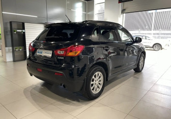 Подержанный автомобиль Mitsubishi ASX 2010 года (4 фото)
