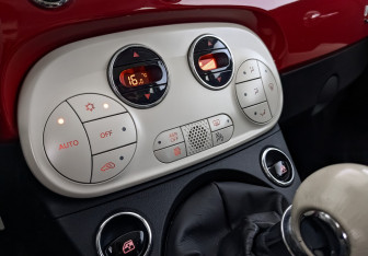 Подержанный автомобиль Fiat 500 Hatchback 2021 года (21 фото)