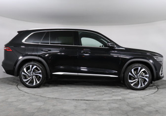 Подержанный автомобиль Geely Monjaro 2023 года (4 фото)