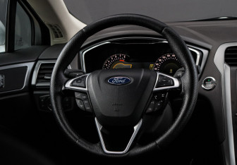 Подержанный автомобиль Ford Mondeo Sedan 2015 года (11 фото)