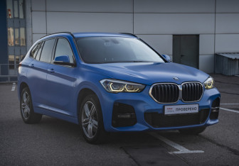 Подержанный автомобиль BMW X1 2019 года (3 фото)