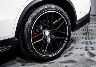 Подержанный автомобиль Mercedes-Benz GLE AMG 2015 года (15 фото)