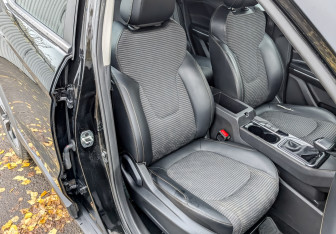 Подержанный автомобиль Москвич 3 2023 года (23 фото)