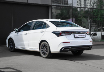 Подержанный автомобиль Omoda S5 2024 года (6 фото)