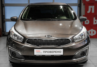 Подержанный автомобиль Kia Ceed Hatchback 2018 года (2 фото)